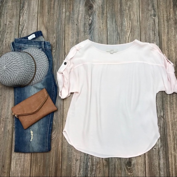 LOFT Tops - 💥 LOFT Soft Pink Top XSP